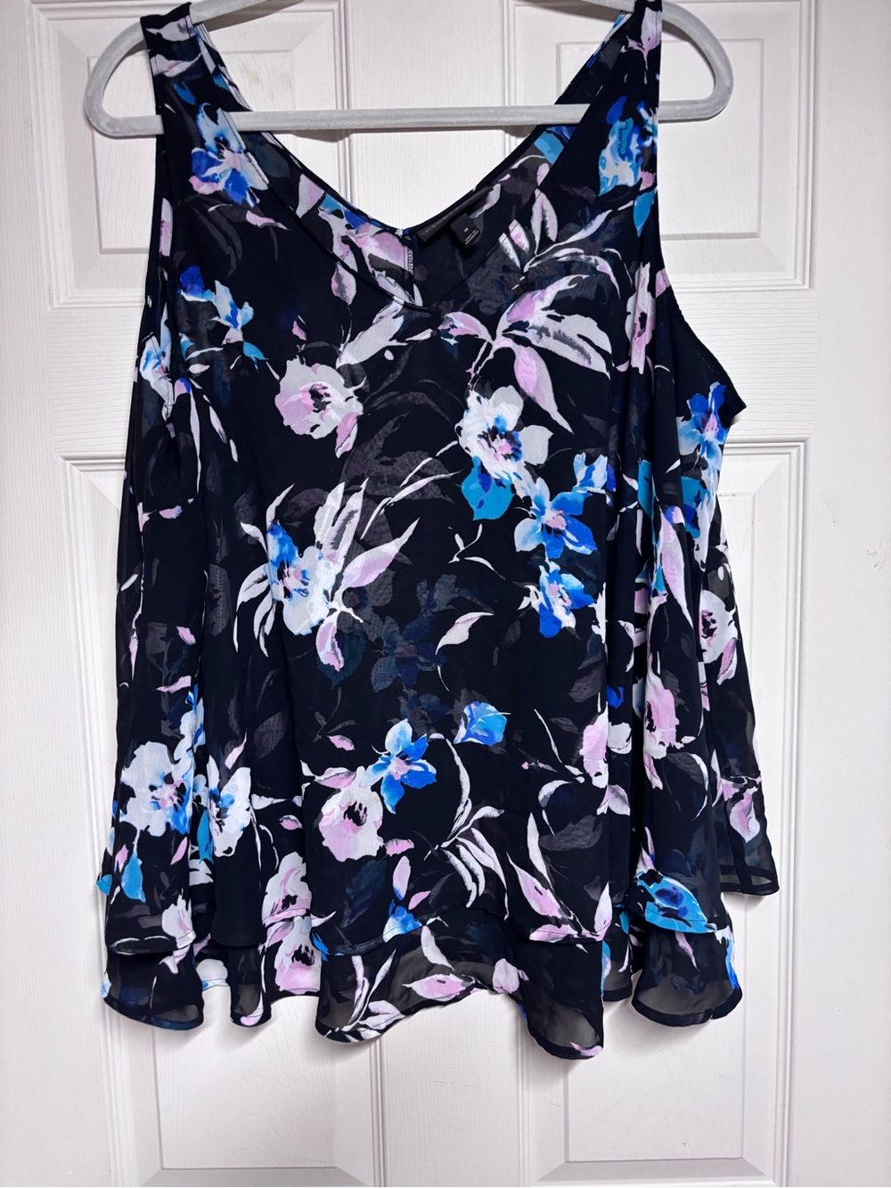 Lane Bryant Black Floral V-Neck Sleeveless Camisole